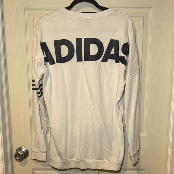 Adidas Woman’s White Crewneck Sweatshirt with Logo Across Back Size Medium - Picture 2 of 10